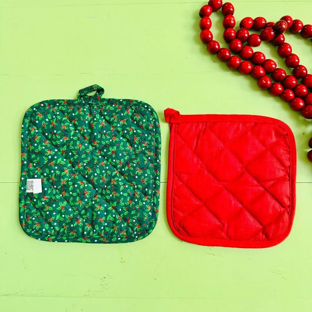 Vintage Christmas Potholder Set Holiday at Home Country Kitchen Quilted Pair